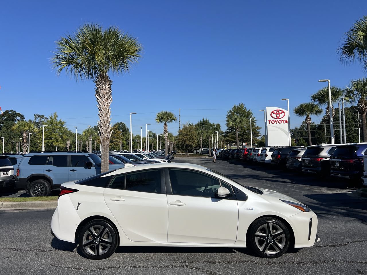 Used 2020 Toyota Prius Limited FWD image 11