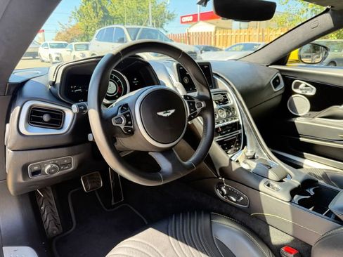 Used 2020 Aston Martin DB11 Coupe RWD image 13