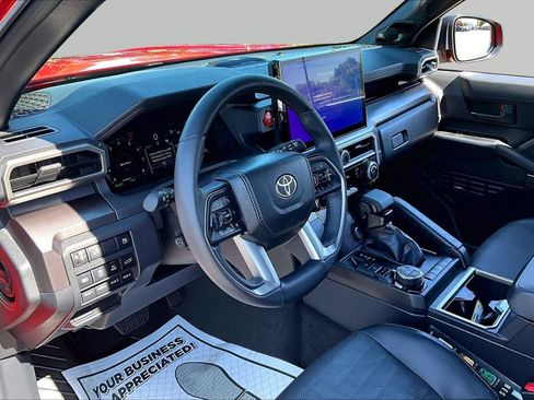 Certified 2025 Toyota 4Runner TRD Off-Road Premium AWD/4WD image 17