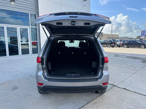 Used 2021 Jeep Grand Cherokee Laredo RWD image 14