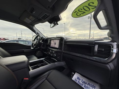 Used 2025 Ford F450 Lariat w/ FX4 Off-Road Package image 28