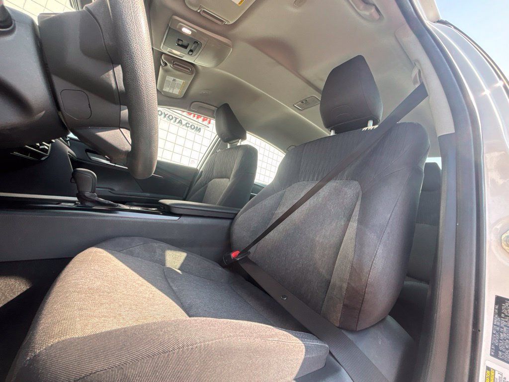 Used 2025 Toyota Camry LE w/ Convenience Package FWD image 11