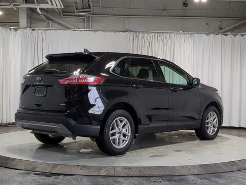 Used 2024 Ford Edge SEL w/ Convenience Package image 8