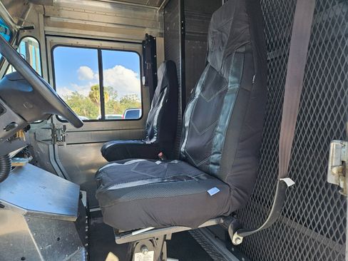 Used 2014 Ford E-450 and Econoline 450 Super Duty w/ A/C Prep Package image 8