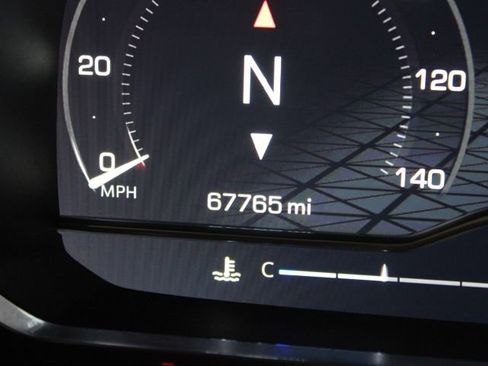 Used 2022 GMC Yukon SLT w/ SLT Premium Package image 6