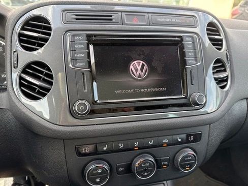 Used 2017 Volkswagen Tiguan Sport AWD/4WD image 9