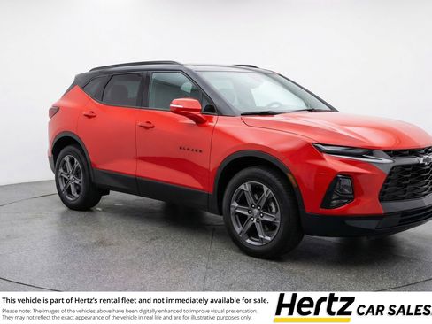 Used 2025 Chevrolet Blazer LT FWD image 1