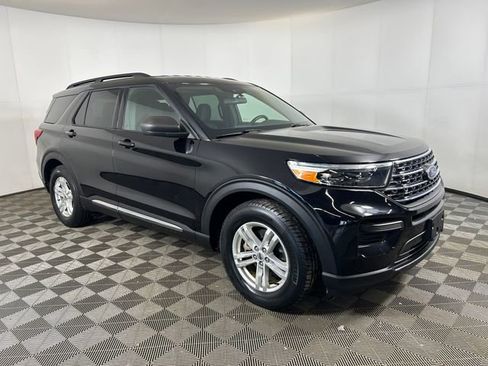Used 2020 Ford Explorer XLT w/ Comfort Package image 8