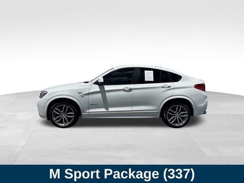 Used 2018 BMW X4 xDrive28i AWD/4WD image 2