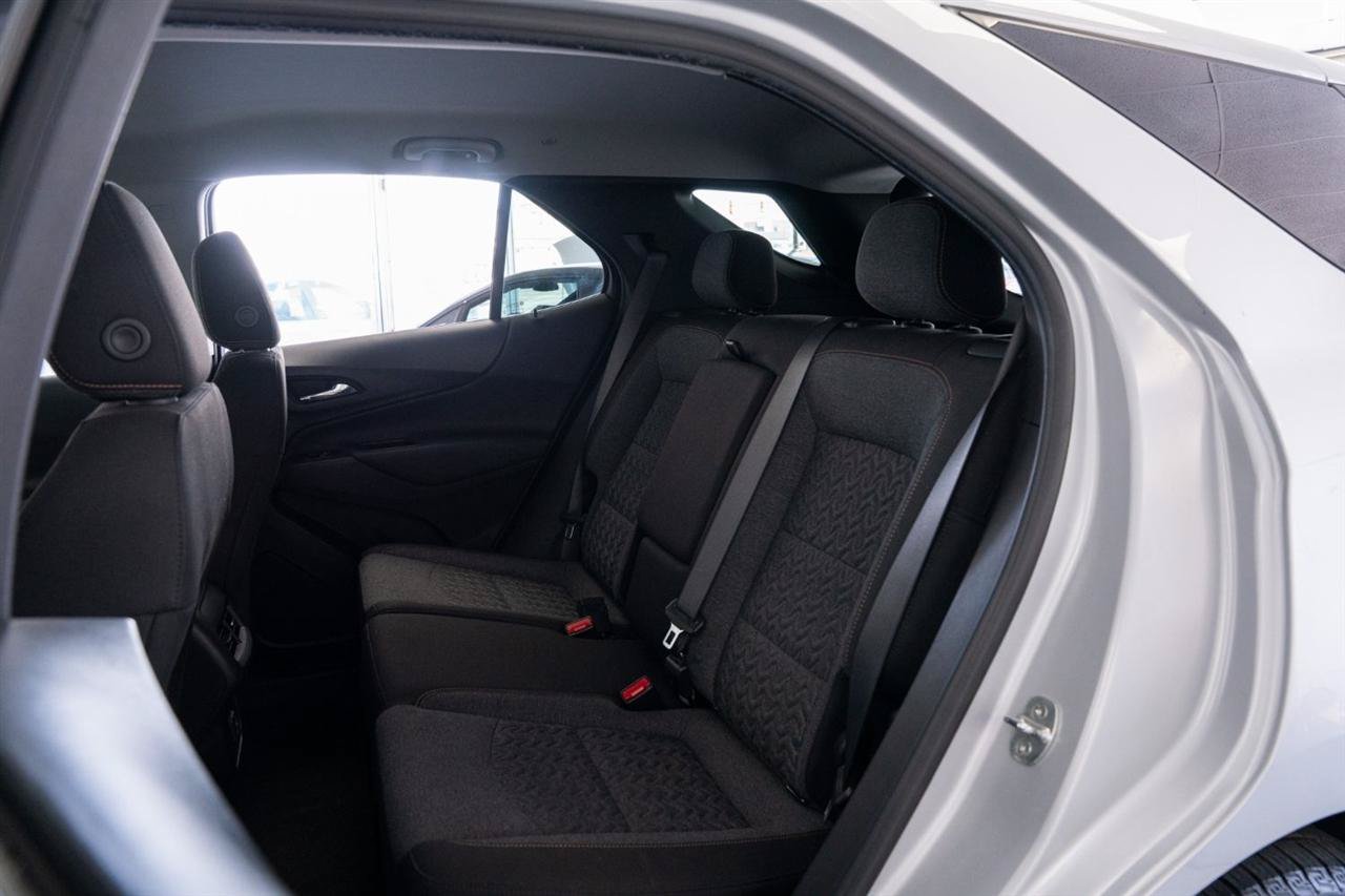 Used 2022 Chevrolet Equinox LT w/ Driver Convenience Package AWD/4WD image 11