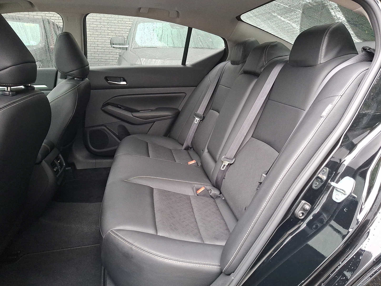 Used 2024 Nissan Altima 2.5 SL FWD image 8