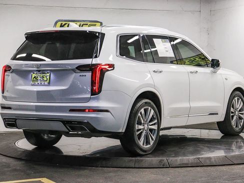 Used 2024 Cadillac XT6 Premium Luxury FWD image 4