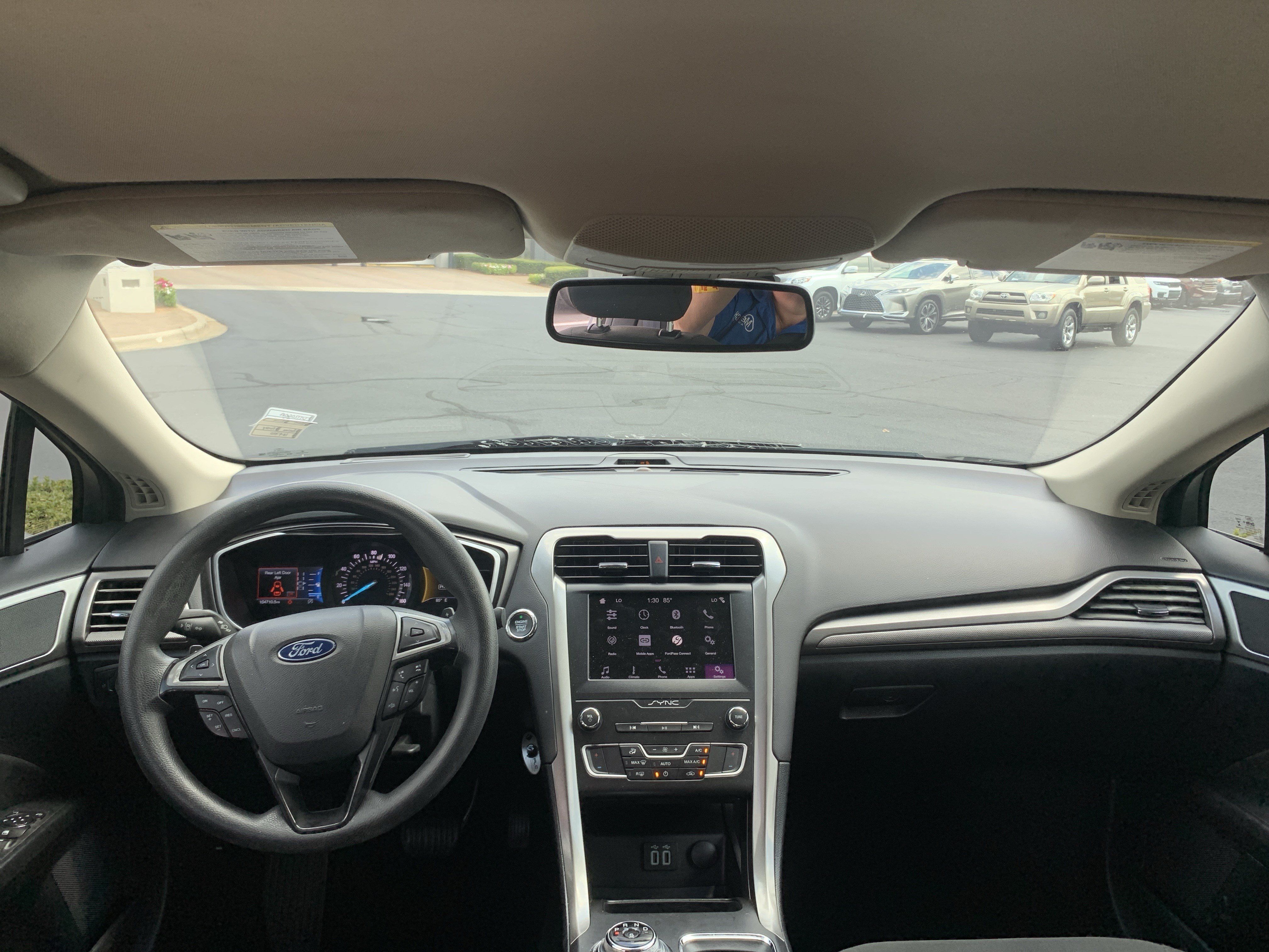Used 2019 Ford Fusion SE FWD image 29