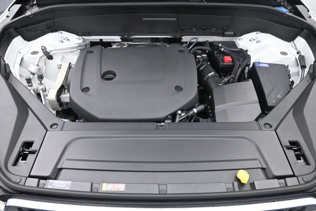Certified 2024 Volvo XC90 B6 Ultimate w/ Lounge Package AWD/4WD image 12