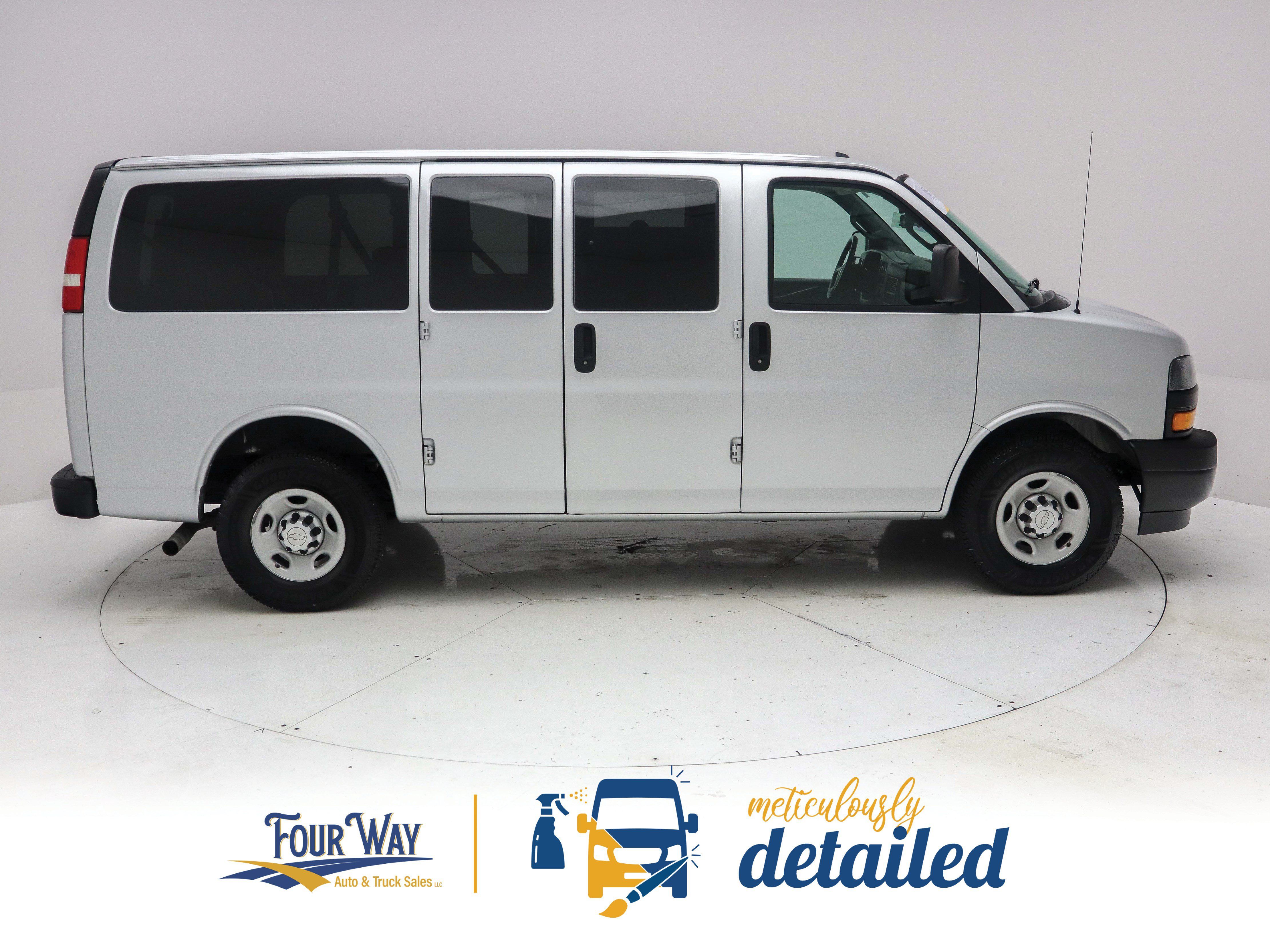 Used 2018 Chevrolet Express 2500 LS w/ Driver Convenience Package RWD image 2