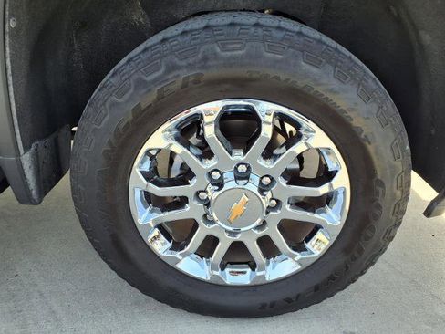 Certified 2024 Chevrolet Silverado 2500 LTZ w/ LTZ Convenience Package image 21