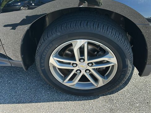 Used 2017 Chevrolet Equinox Premier w/ Enhanced Convenience Package AWD/4WD image 9