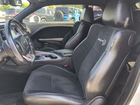 Used 2018 Dodge Challenger SRT Hellcat RWD image 13