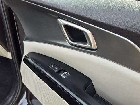 Used 2024 Kia Carnival LX image 28