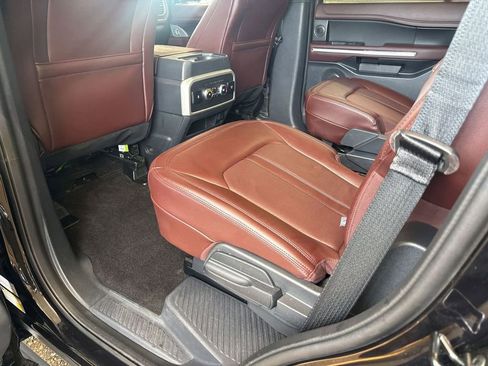 Used 2023 Ford Expedition Limited AWD/4WD image 28