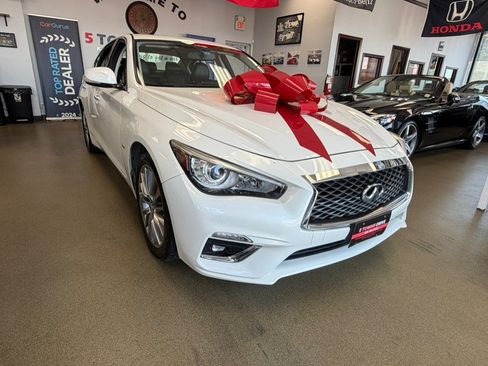 Used 2018 INFINITI Q50 Luxe AWD/4WD image 3