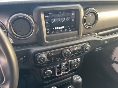 Used 2021 Jeep Wrangler Unlimited Sport image 15