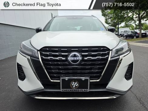 Used 2024 Nissan Kicks SR w/ SR Premium Package FWD image 12