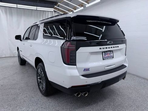 Used 2025 Chevrolet Suburban Z71 AWD/4WD image 4