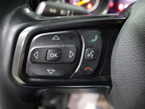 Used 2019 Jeep Wrangler Unlimited Sport image 32