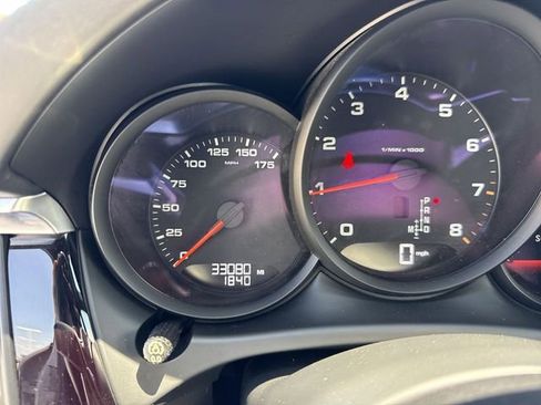 Used 2020 Porsche Macan AWD/4WD image 15