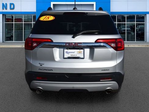 Used 2018 GMC Acadia SLT w/ LPO, Floor Liner Package AWD/4WD image 4