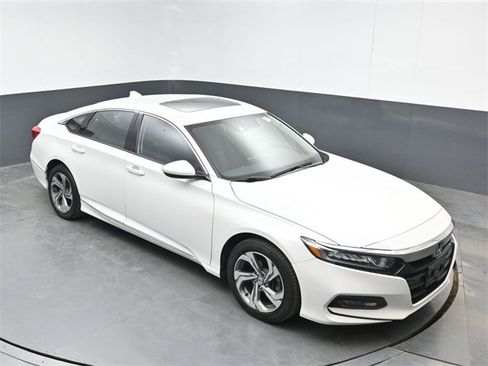 Used 2018 Honda Accord EX image 17