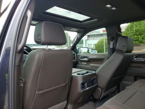 Used 2024 GMC Sierra 1500 Denali AWD/4WD image 9