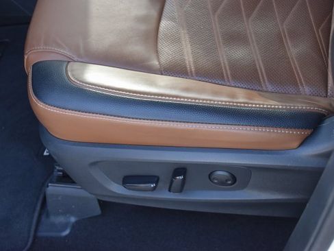 Used 2023 Nissan Pathfinder Platinum w/ Cargo Package image 36