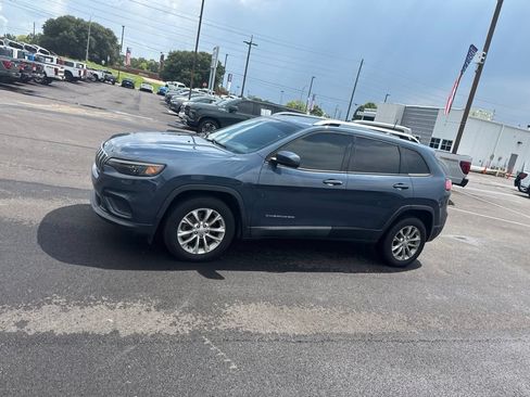 Used 2020 Jeep Cherokee Latitude FWD image 6