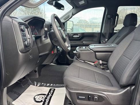 Used 2023 Chevrolet Silverado 2500 Custom w/ Custom Value Package image 11