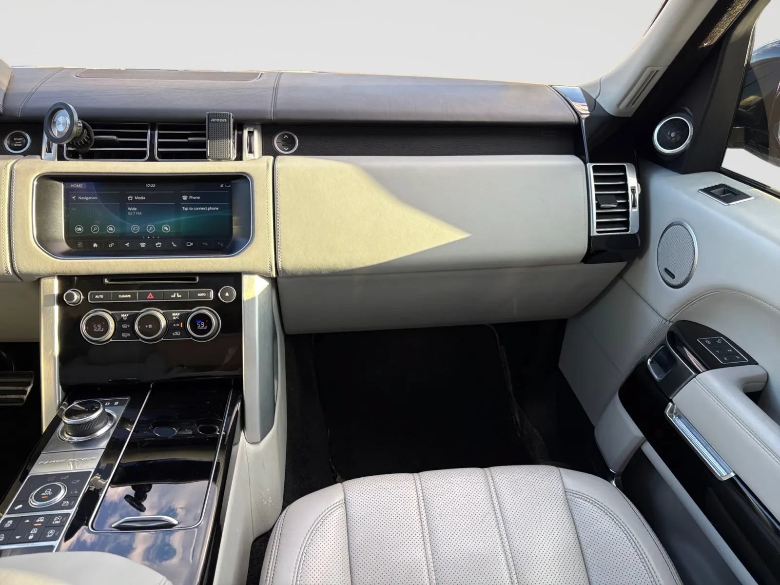 Used 2017 Land Rover Range Rover Long Wheelbase Autobiography AWD/4WD image 23