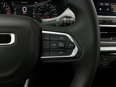 Used 2025 Jeep Compass Latitude AWD/4WD image 34