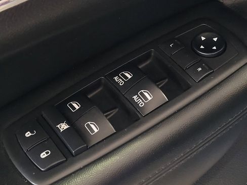 Used 2019 Jeep Grand Cherokee Limited RWD image 27