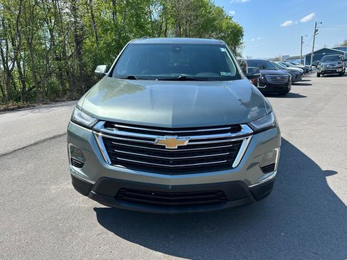 Used 2023 Chevrolet Traverse LT w/ LT Premium Package AWD/4WD image 2