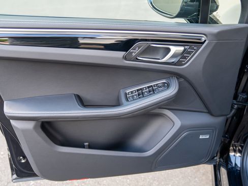 New 2025 Porsche Macan S image 10