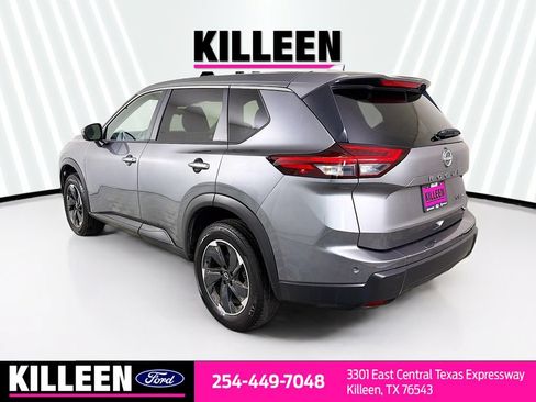 Used 2024 Nissan Rogue SV AWD/4WD image 7