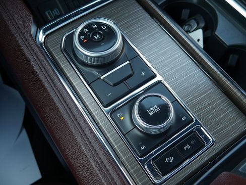 Used 2023 Ford Expedition Limited image 19