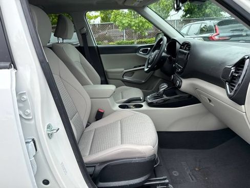 Used 2021 Kia Soul EX FWD image 9
