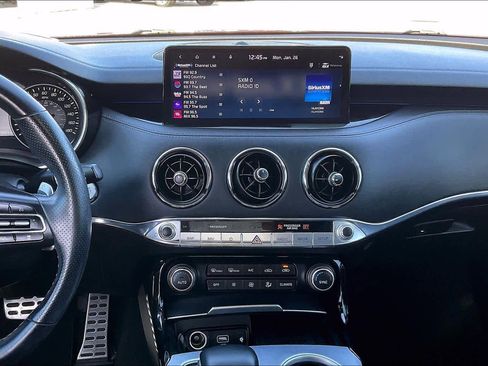 Used 2022 Kia Stinger GT2 image 6