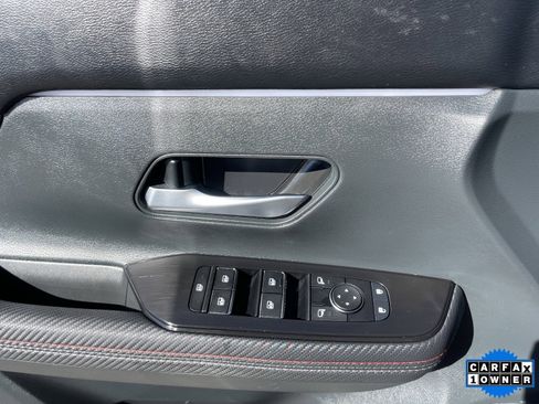 Certified 2025 Nissan Kicks SR image 23