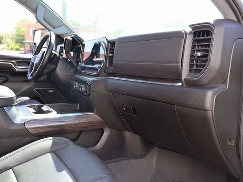 Used 2024 Chevrolet Silverado 2500 LTZ w/ LTZ Plus Package AWD/4WD image 9