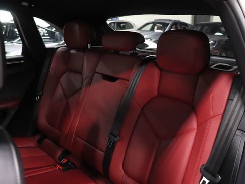 Used 2020 Porsche Macan image 15