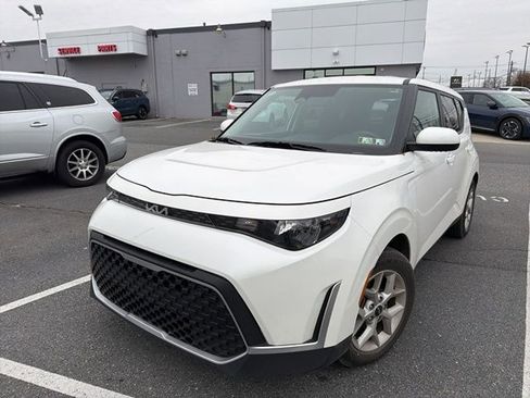 Used 2023 Kia Soul LX w/ LX Technology Package image 6