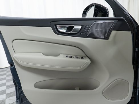 New 2026 Volvo XC60 B5 Ultra w/ Protection Package Premier image 11